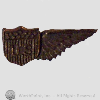 WWI Metal Insignia : Sweetheart Half Wing.