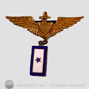WWI Metal Insignia : Navy Aviator Wing with Service Star .