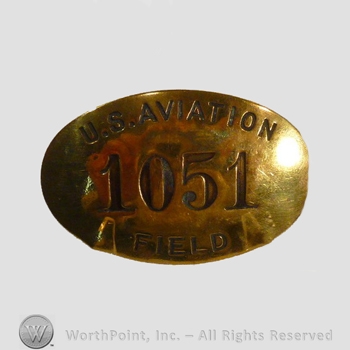 WWI Metal Insignia : U.S. Aviation Field Badge.
