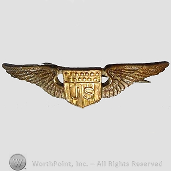 WWI Metal Insignia : 1 1/2" Sweetheart Wing.