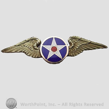 WWI Metal Insignia : Enameled Wing Sweetheart Pin.