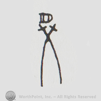 two crossed swords pointing down under the letter D in uppercase