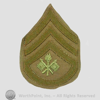 WWI Chevrons : Signal Corps Sergeant First Class Khaki Chevron.