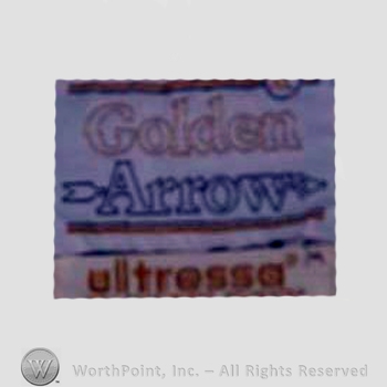Clothing label : Arrow.