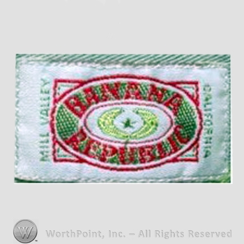 Clothing label : Banana Republic.