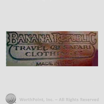 Clothing label : Banana Republic.
