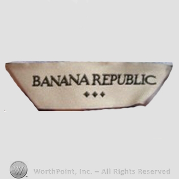 Clothing label : Banana Republic.