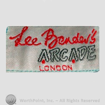 Clothing label : Lee Bender.