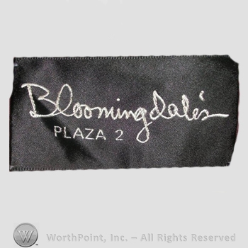 Clothing label : Bloomingdale's.