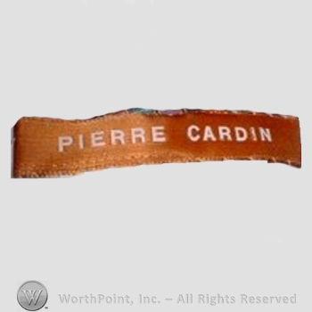 Clothing label : Pierre Cardin.