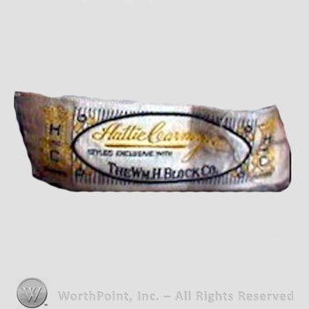 Clothing label : Hattie Carnegie.