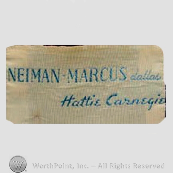 Clothing label : Hattie Carnegie.