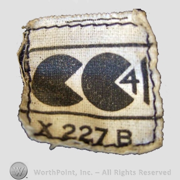 Clothing label : CC41.