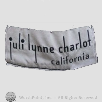 Clothing label : Juli Lynne Charlot.