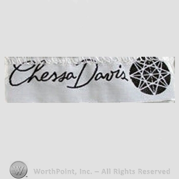 Clothing label : Chessa Davis.