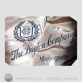 Clothing label : The Dayton Company.