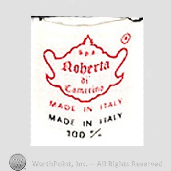 Clothing label : Roberta Di Camerino.