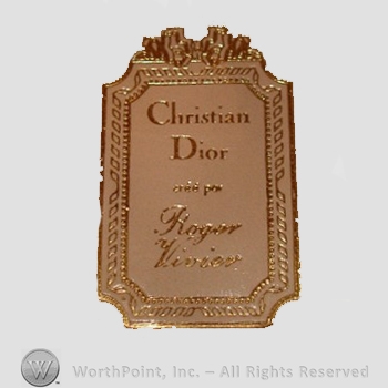 Clothing label : Christian Dior.