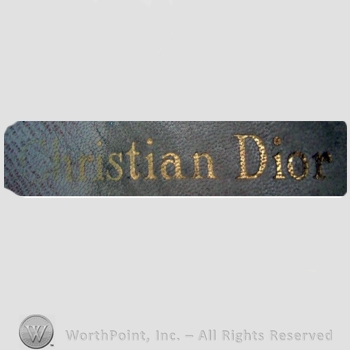 Clothing label : Christian Dior.