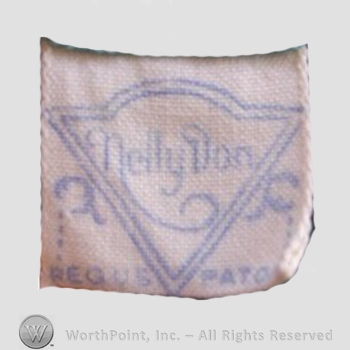 Clothing label : The Donnelly Garment Company.