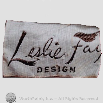 Clothing label : Leslie Fay.