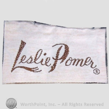 Clothing label : Leslie Fay.