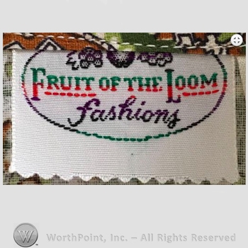 Clothing label : Fruit of the Loom.
