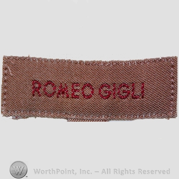 Clothing label : Romeo Gigli.