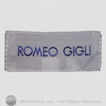 Clothing label : Romeo Gigli.