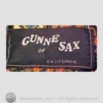Clothing label : Gunne Sax.