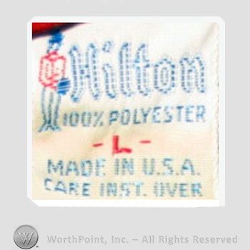 Clothing label : Hilton.