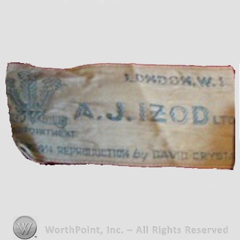 Clothing label : Izod.
