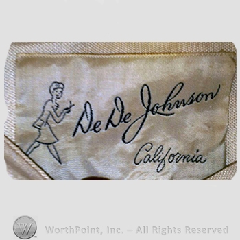 Clothing label : DeDe Johnson.