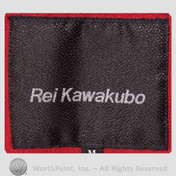 Clothing label : Rei Kawakubo.