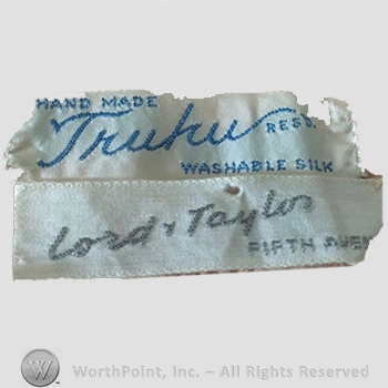 Clothing label : Lord & Taylor.