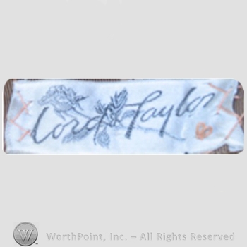 Clothing label : Lord & Taylor.