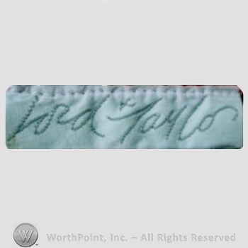 Clothing label : Lord & Taylor.