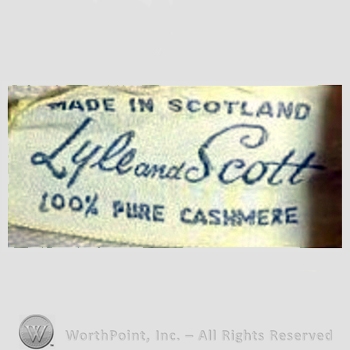 Clothing label : Lyle & Scott.