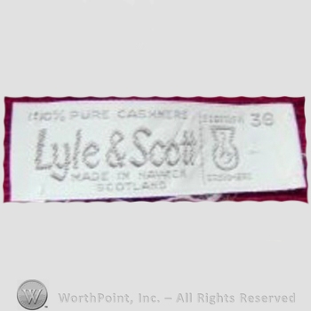 Clothing label : Lyle & Scott.
