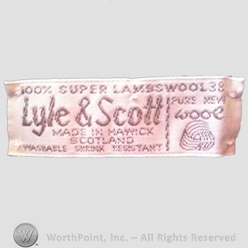 Clothing label : Lyle & Scott.