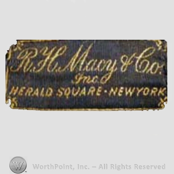 Clothing label : Macy's.