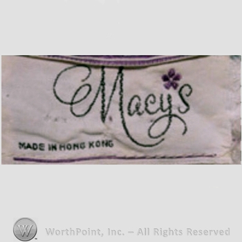 Clothing label : Macy's.