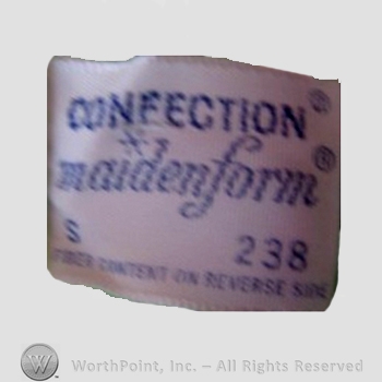Clothing label : Maidenform.