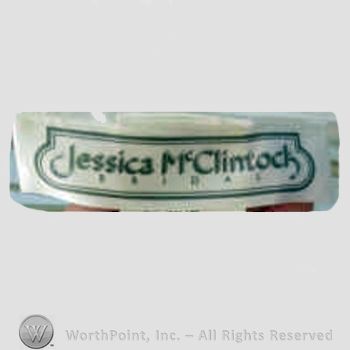 Clothing label : Jessica McClintock.