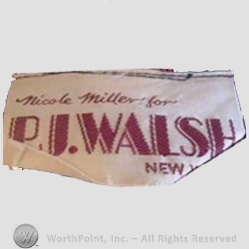 Clothing label : Nicole Miller.
