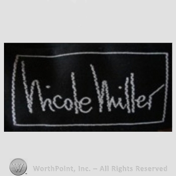 Clothing label : Nicole Miller.