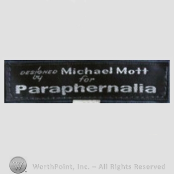 Clothing label : Michael Mott.