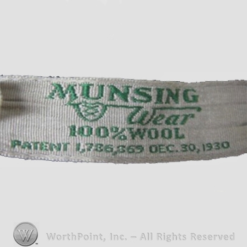 Clothing label : Munsingwear.