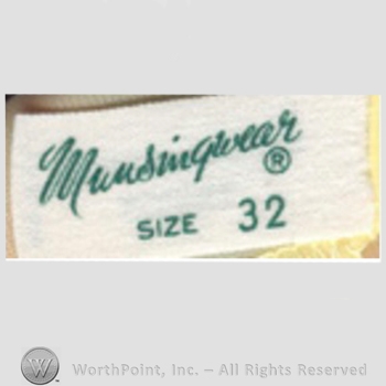 Clothing label : Munsingwear.