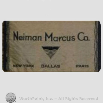 Clothing label : Neiman Marcus.